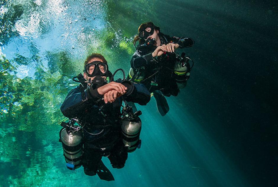 Sidemount diving